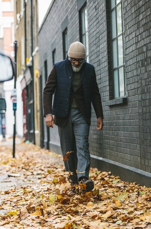 Calça social cinza com jaqueta casual