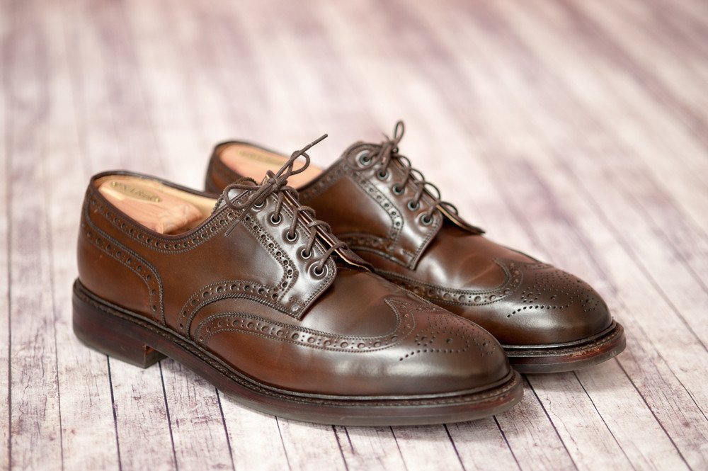 sapatos brogue marrom em couro shell cordovan